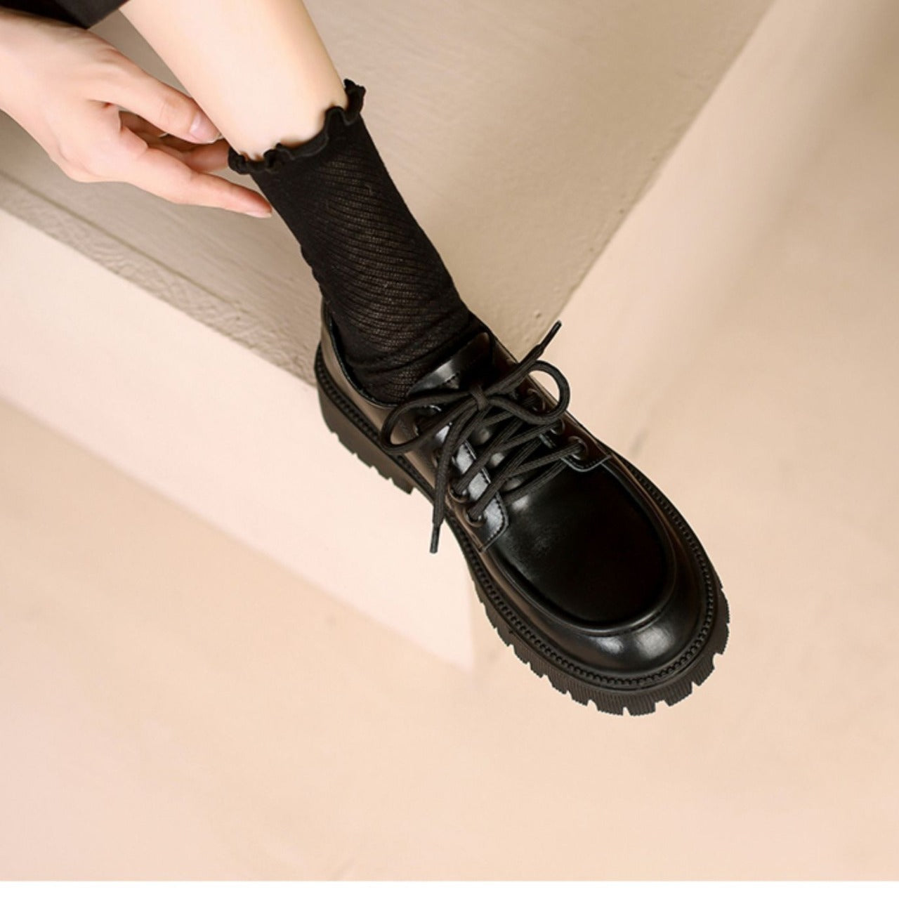 Chaussures en cuir noir tendance - Style classique et robuste