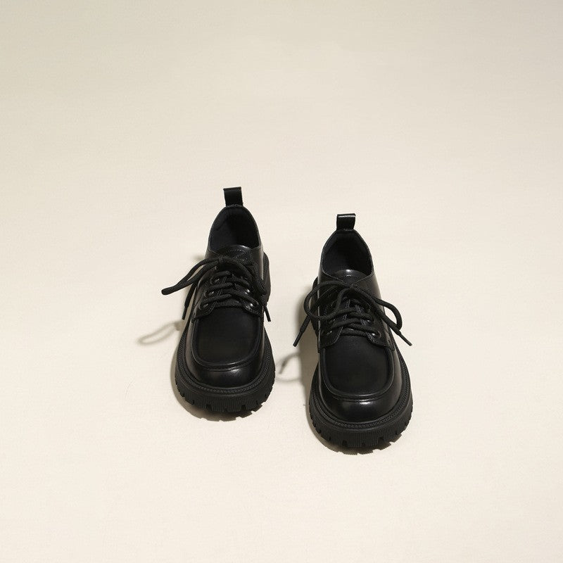 Chaussures en cuir noir tendance - Style classique et robuste