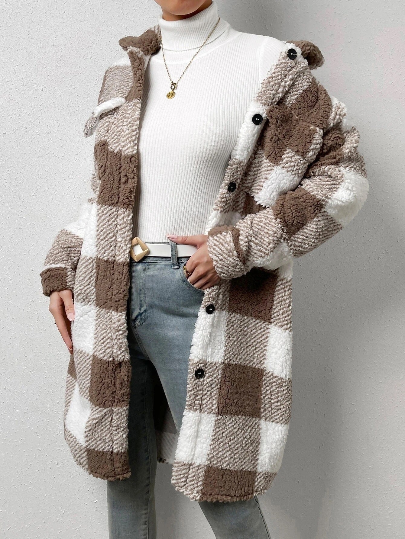 Veste longue en fausse fourrure à motif carreaux