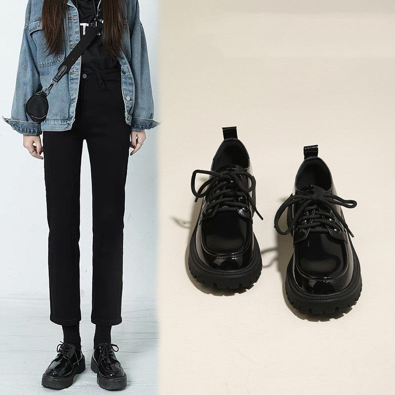 Chaussures en cuir noir tendance - Style classique et robuste